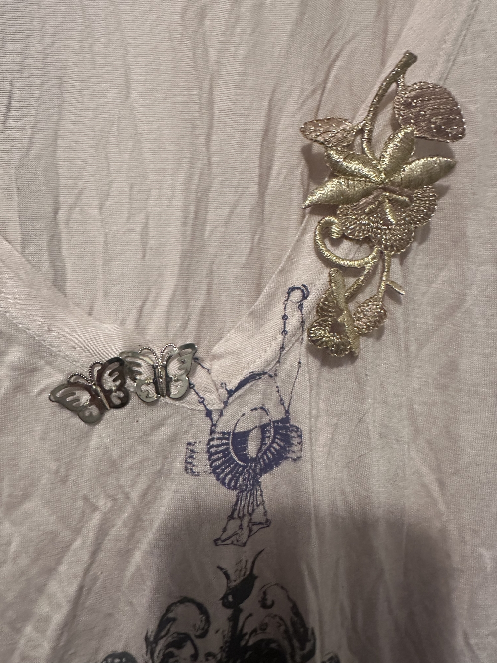 Pale Blush V-Neck Graphic Tunic with Gold Sequin Trim - Picture 3 of 3